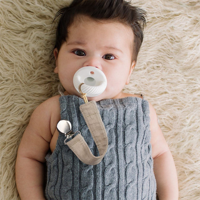 ITZY CLIP™ LINEN PACIFIER STRAP